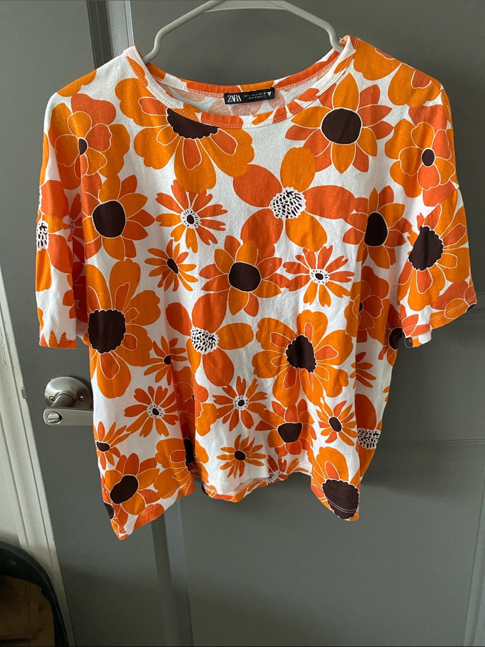 Zara Orange and White Floral Tee with Brown Centers